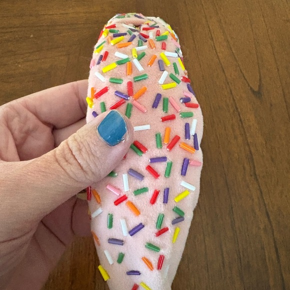 Lele Sadoughi Strawberry Birthday Cake Knotted Headband - Picture 5 of 6